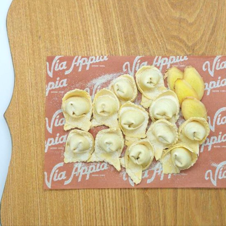 TORTELLONI RELLENOS DE PESCADO BLANCO CON GINGER