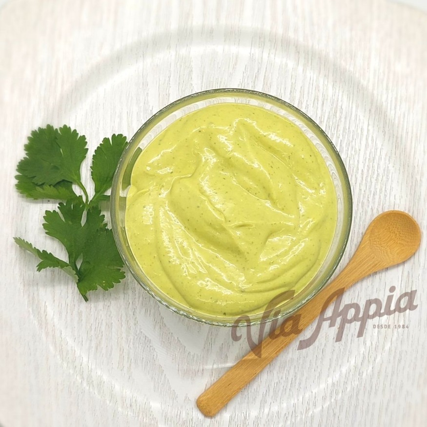DIP DE AGUACATE Y CILANTRO