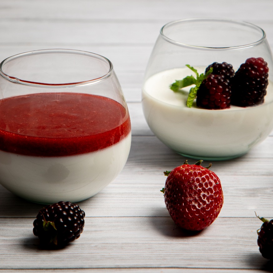 PANNA COTTA CON COULIS DE FRESA