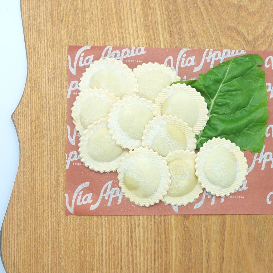 PASTA RELLENA CON RICOTTA, ACELGAS Y PARMESANO