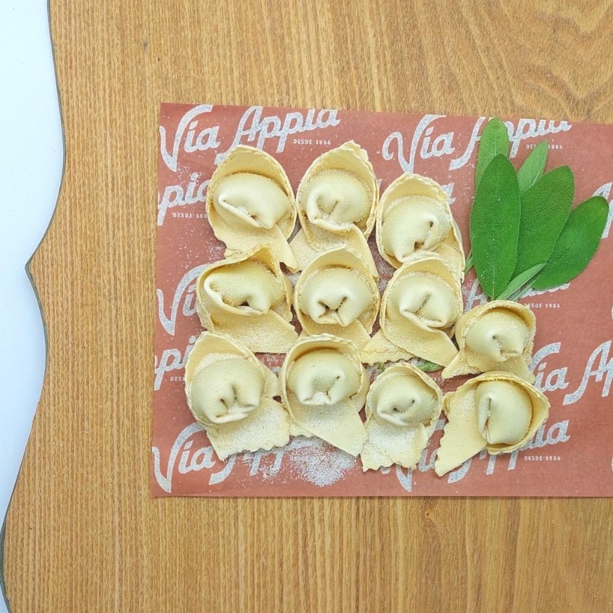 TORTELLONI DE BURRATA Y SALVIA