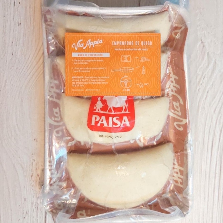 EMPANADAS DE MAÍZ RELLENAS CON QUESO PAISA