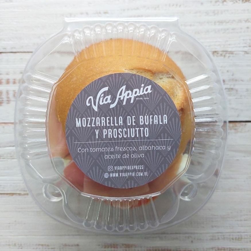 SÁNDWICH MIGNON CON MOZZARELA DE BÚFALA Y PROSCIUTTO DI PARMA
