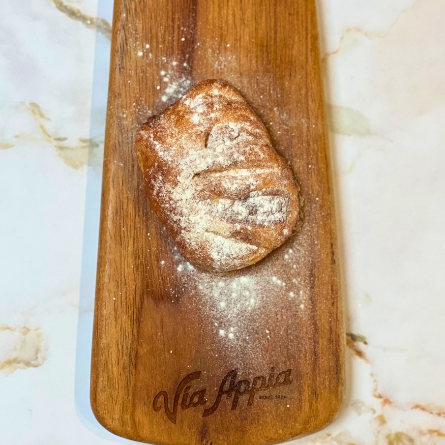 HOJALDRE RELLENO DE MANZANA CON CANELA