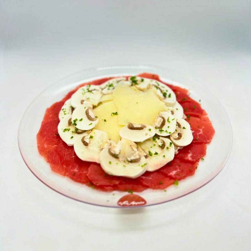 CARPACCIO DE LOMITO Y CHAMPIÑONES EN BANDEJA