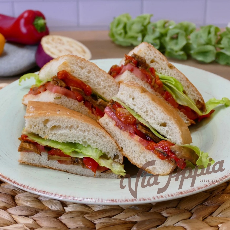 FOCACCIA RELLENA VEGETARIANA  (SANDWICH)