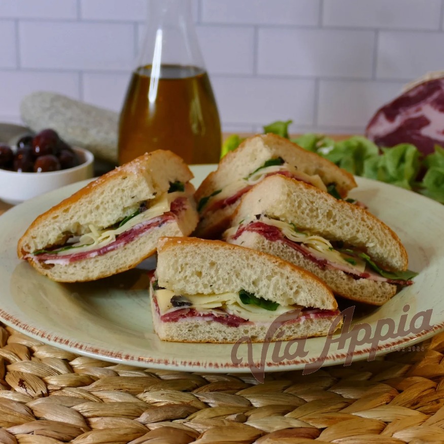 FOCACCIA RELLENA DE COPPA Y QUESO PROVOLONE PICCANTE (SANDWICH)