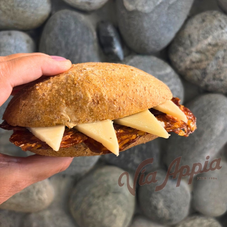 SÁNDWICH MIGNON INTEGRAL CON CHORIZO Y MANCHEGO