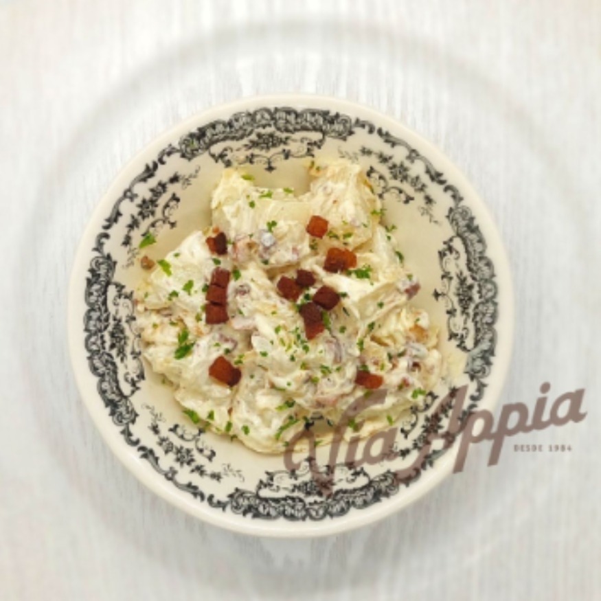 ENSALADA DE PAPAS, PANCETTA Y CABRA