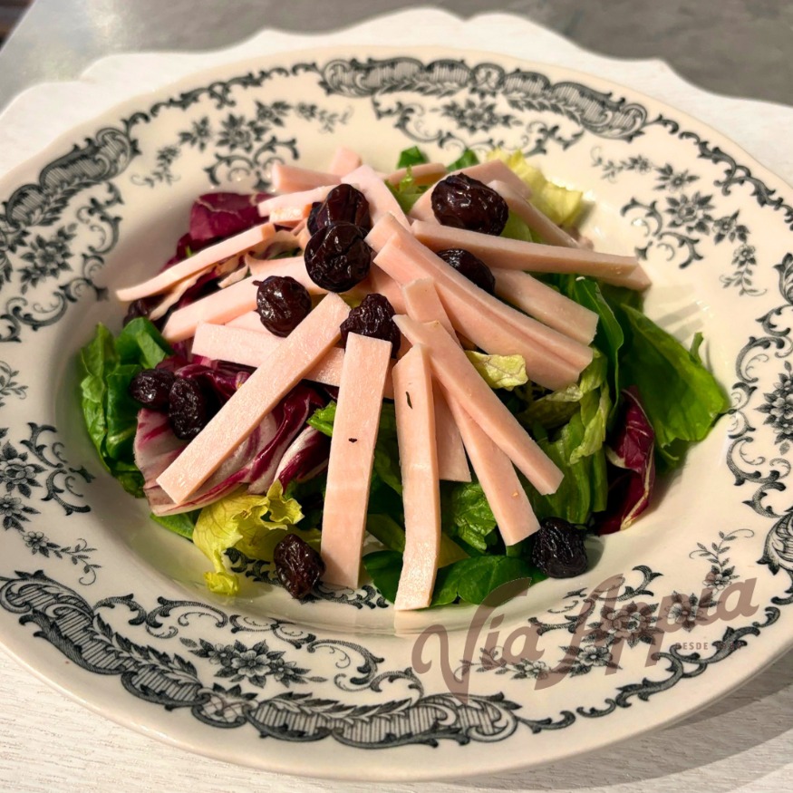 ENSALADA DE PAVO Y PASAS