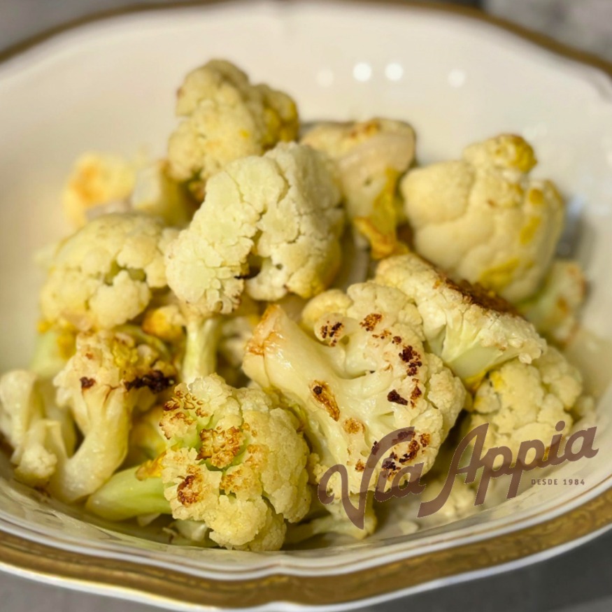 COLIFLOR HORNEADO CON MOSTAZA Y TAHINE