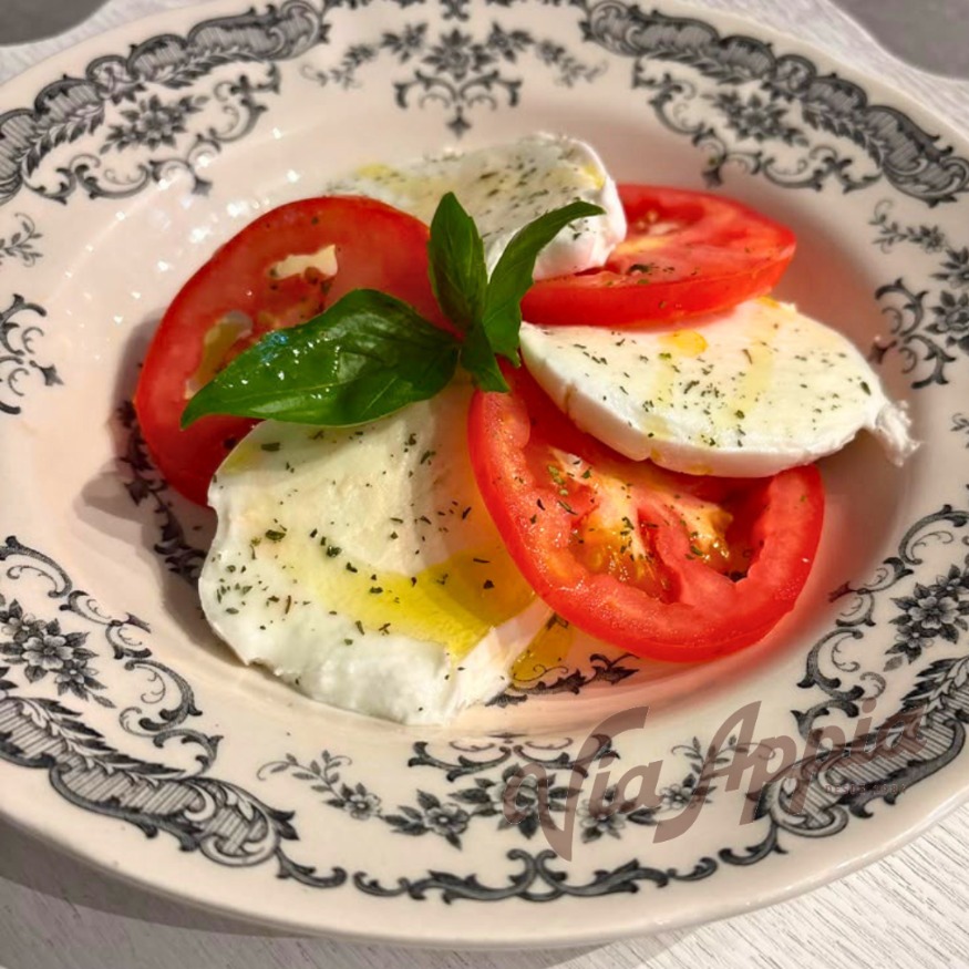 ENSALADA CAPRESE CON MOZZARELLA DE BÚFALA
