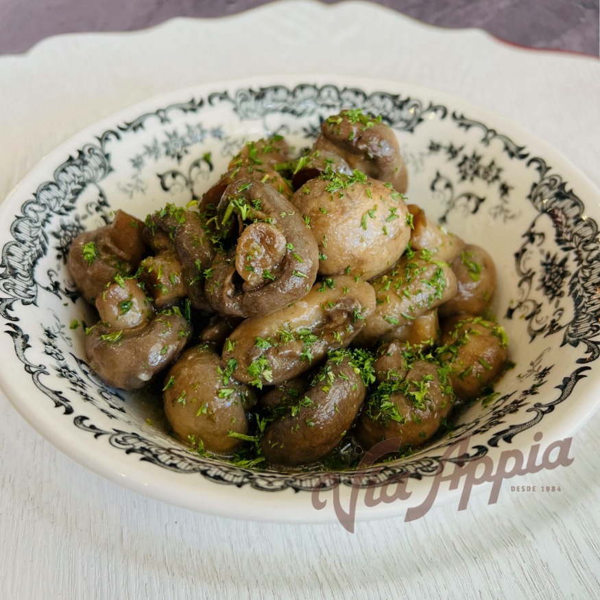CHAMPIÑONES AL AJILLO
