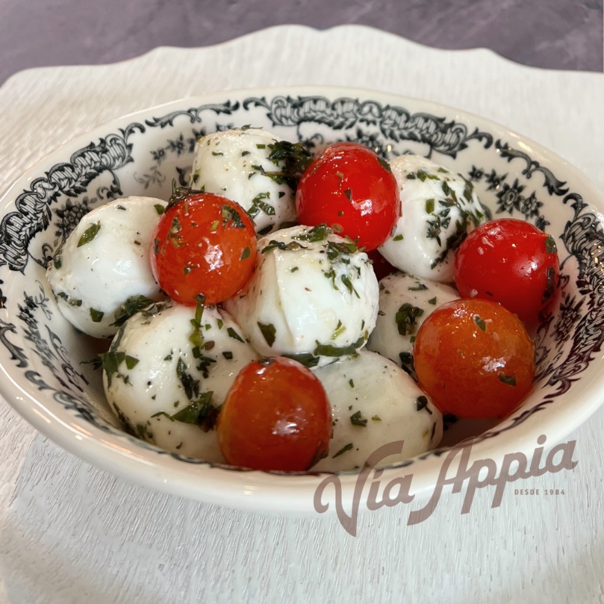 BOCCONCINI CON TOMATES CHERRY