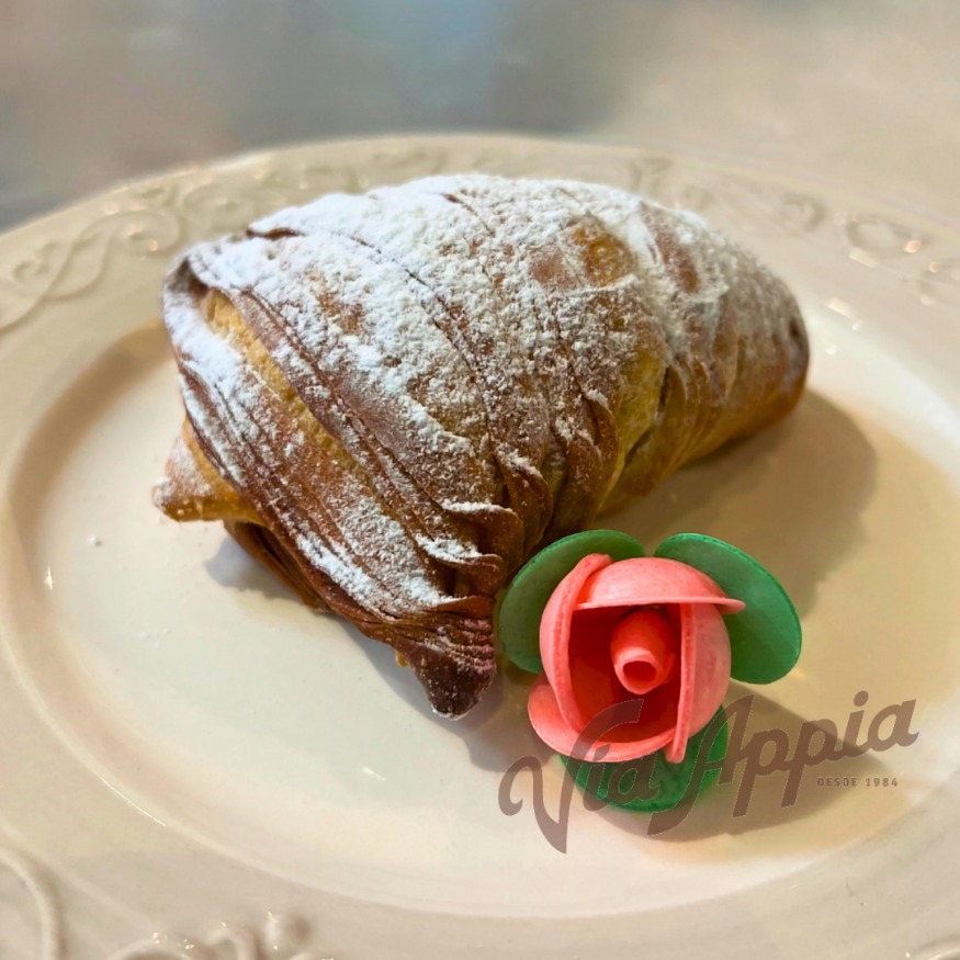 SFOGLIATELLA  O  COLA DE LANGOSTA
