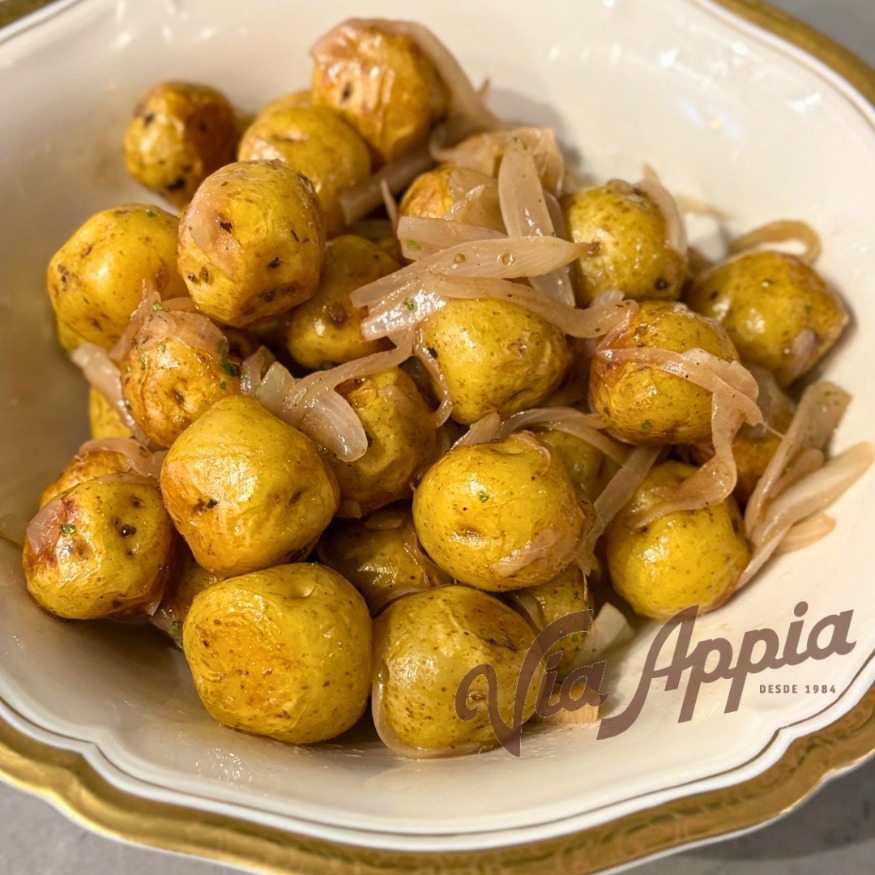 PAPAS FILETEADAS CON ROMERO